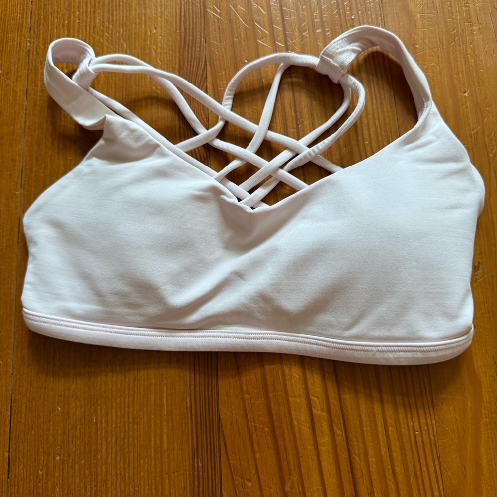 Lululemon free to be bra size 4